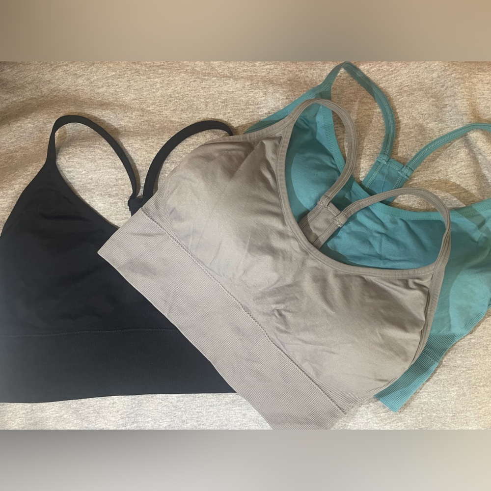 Set of Three Sports Bras in Black, Gray, and Teal